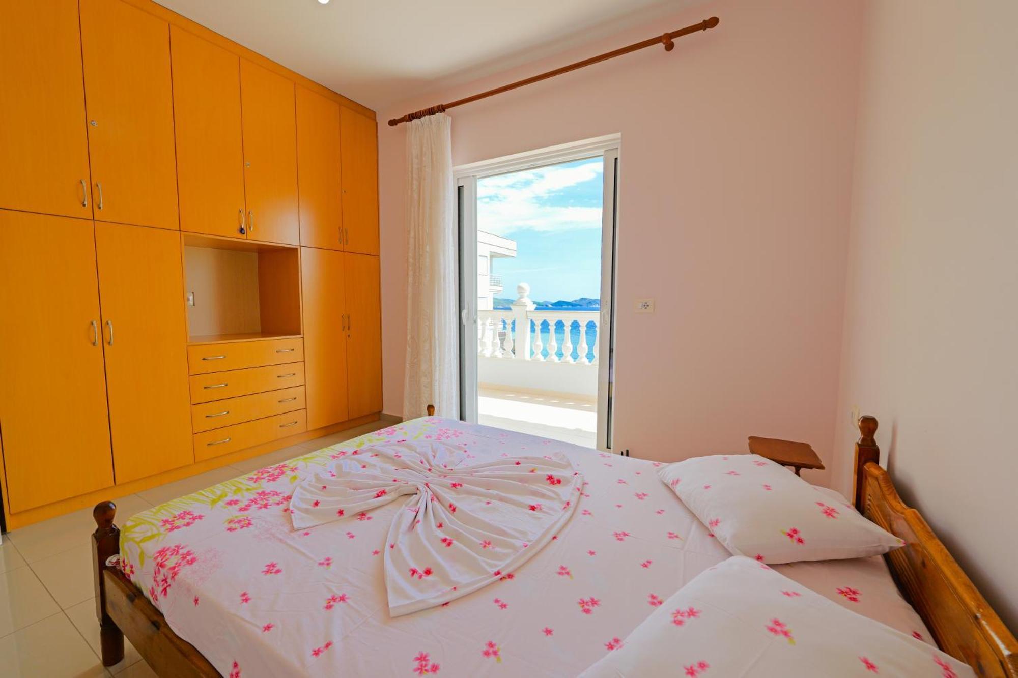 Vila Marina Apartments Sarande Exterior photo