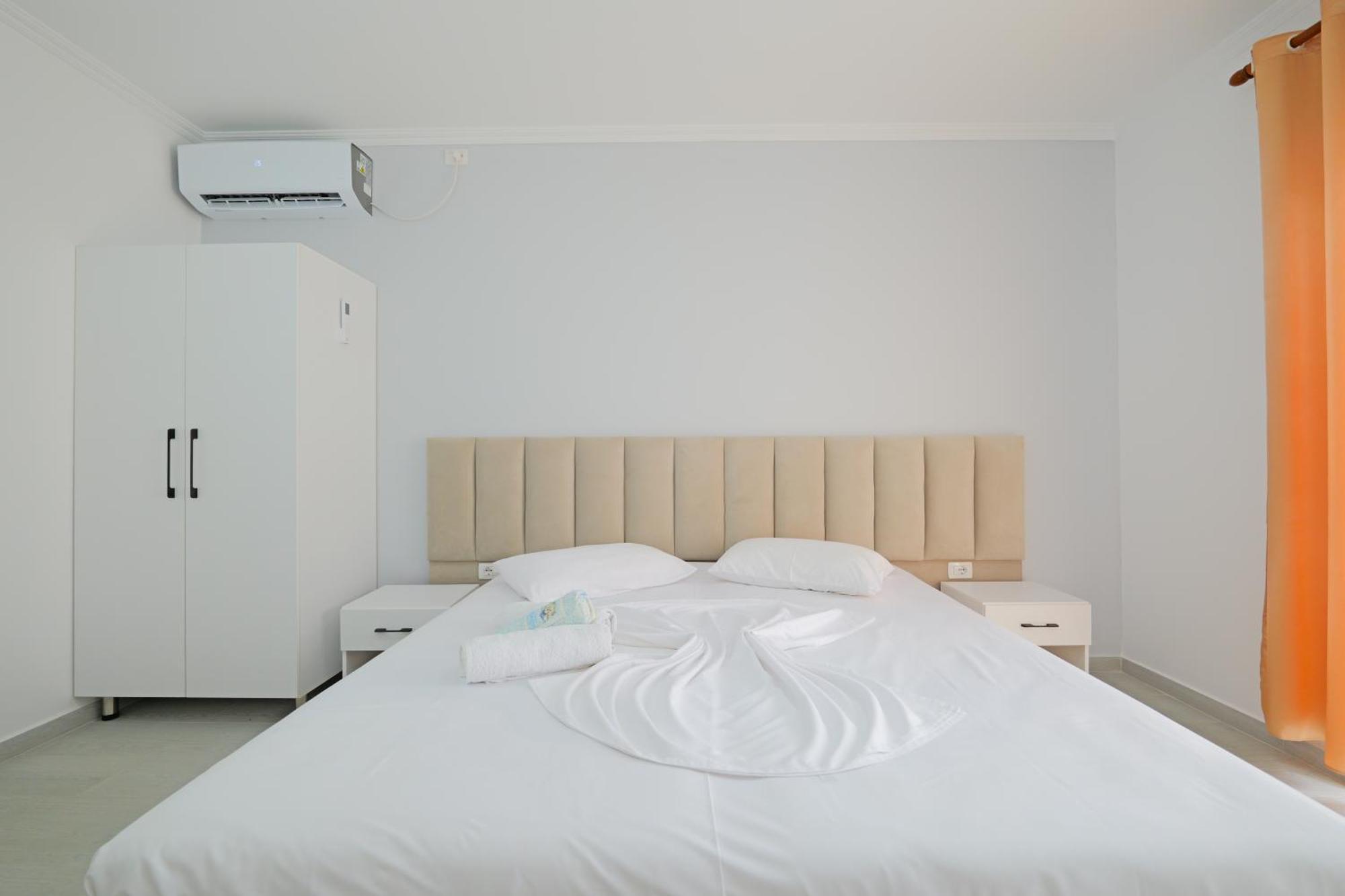 Vila Marina Apartments Sarande Exterior photo