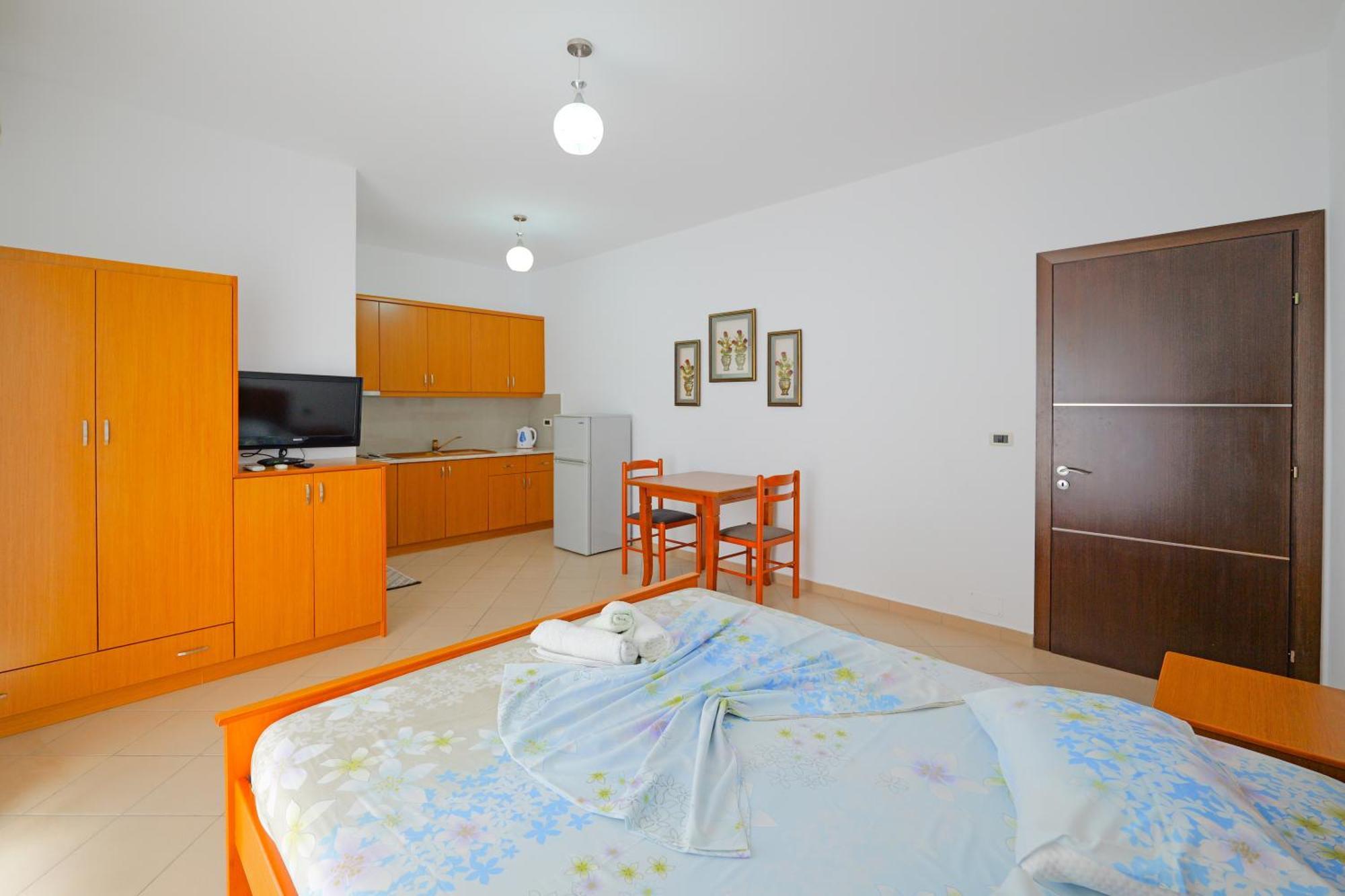 Vila Marina Apartments Sarande Exterior photo