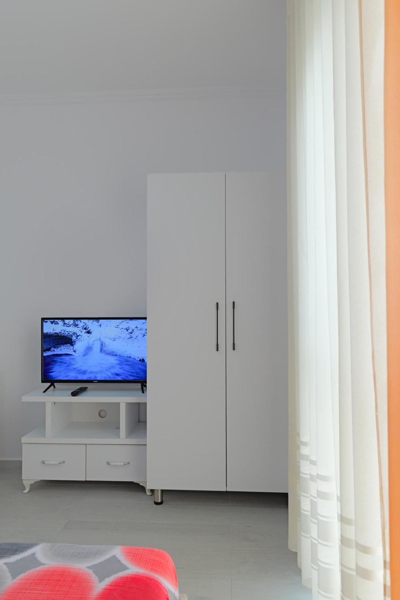 Vila Marina Apartments Sarande Exterior photo